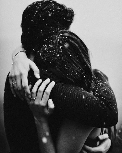 Ladoo, sending you a hug as close as this....ladoo sachi wanna hug you soo tight yaar....kabhi kabhi dil karta hai ke bus ho gya bahout...we suffered alot already....now lets be together....❤😔❤❤❤😔today is one of those days....❤😔💏💏💏❤😔 Black And White Couples, Happy Stories, Photographie Portrait Inspiration, Photo Couple, Dark Photography, Cute Love Couple, Love Photos, Couples In Love, Two People