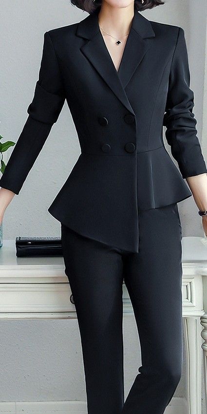 Suits For Women Unique, Female Lawyers Outfits, Business Woman Attire Professional, Lawyer Female Outfit, Latest Suit Styles For Women, Lawyer Attire Women, Female Suit Outfit Formal, High Fashion Business Attire, Black Formal Suit For Women