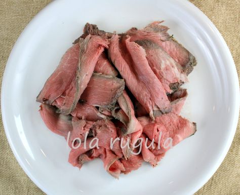 Roast Beef Marinade, Roast Beef Seasoning, Roast Beef Deli Meat, Roast Beef Lunch, Deli Style Roast Beef, Deli Roast Beef, Roast Beef Salad, Deli Meat Recipes, Horse Radish