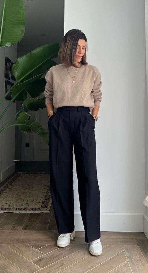 Minimal Casual Work Outfit, Job Site Outfit Women, Architect Site Visit Outfit, Classic Trendy Outfits, 55 Degree Weather Outfit Work, Sales Rep Outfit Business Casual, Office Outfits Petite Women, Architect Outfit Women Work, Winter Work Outfits For Women Business