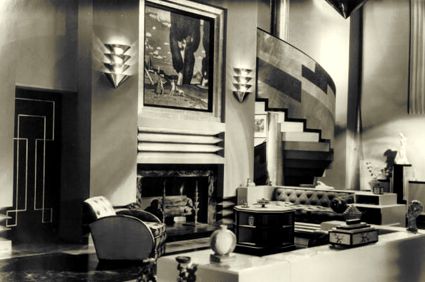 1930s Hollywood set designs | Art Deco’s oversize elegance as presented by Hollywood in 1930′s ... What Is Art Deco, 1920s Interior, Arte Art Deco, 1930s Hollywood, 1920s Interior Design, Art Deco Living, Art Deco Living Room, Art Deco Interior Design, Streamline Moderne