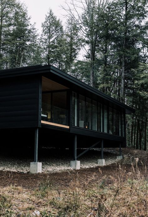 This tranquil retreat in rural Canada harmoniously merges Nordic + Japanese influences - Yanko Design Wooden Skyscraper, Large Bathtub, Slope House, Kawartha Lakes, Modern Lake House, Tranquil Retreat, Nordic Minimalism, Modular Building, Residential Complex