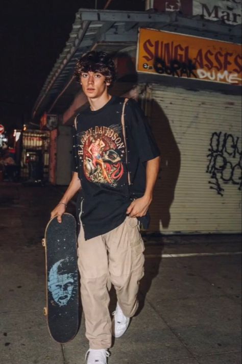 Outfit Skater Boy, Skater Guy Outfits, Skate Outfit Men, Skater Boy Outfits Grunge, Skater Boys Outfits, Skater Style Men, Skater Boy Style, Skater Boy Aesthetic, Baggy Clothes Aesthetic