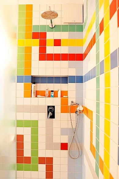 Colorful Bathroom Tile, Bathroom Decor Colors, Colourful Tile, Maximalism, Bathroom Colors, Dream House Decor, Kids' Bathroom, Cheap Home Decor, House Inspo