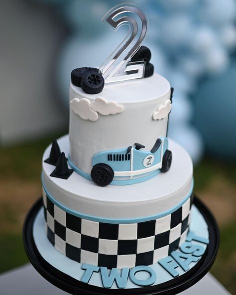 ᴛʜᴇ ᴄɪʀᴄᴜs ᴇᴠᴇɴᴛs on Instagram: “🏁 TWO FAST 🏁 Concept, Execution and Styling by @thecircuseventspk Cake by @sairafaruqi Balloon Installations by @balloon_andco…” 2 Race Car Cake, Vintage Two Fast Birthday Cake, Two Fast Bday Cake, Two Fast Cake Ideas, Vintage Race Car Birthday Cake, 2 Fast Cake Ideas, Racing Cakes For Boys, Vintage Car Birthday Cake, Fast One Birthday Party Cake