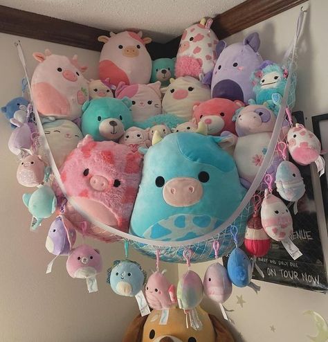 Cute Squishies, Cute Diy Room Decor, Handmade Plushies, Cosy Room, Cute Bedroom Decor, Kawaii Plushies, Hello Kitty Collection, Cute Stuffed Animals, Cute Room Decor