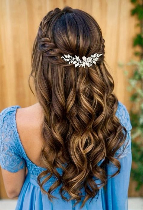 Half Open Hairstyles Wedding, Front Hairstyles For Wedding, Ideas Casamiento, Reception Hairstyles, Rapunzel Wedding, Curled Hairstyles For Medium Hair, Cute Wedding Hairstyles, Hairstyles For Gowns, Hair Front