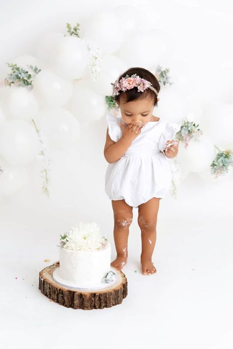 all white cake smash White Smash Cake, Cake Ideas For 1st Birthday, Ideas For 1st Birthday, Creative Cake Designs, Smash Cake Ideas, Cake Smash Inspiration, 1st Birthday Celebration, Cake Smash Theme, Cake Smash Outfit Girl