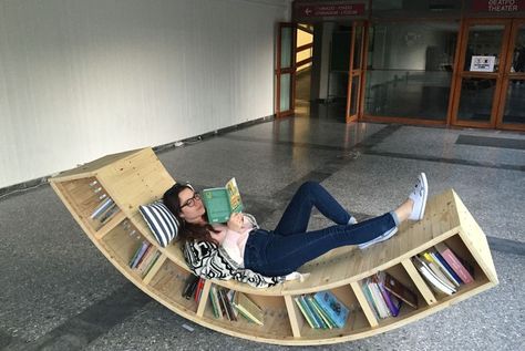 Sofia Alexiou created this wooden lounge chair and named it 1.285 after number of nails screwed into the DIY bookshelf lounge chair. Bookshelf Chair Diy, Trunk Diy, Lounge Chair Diy, Reading Nook Closet, Diy Bookshelves, Bookshelf Chair, Ikea Makeover, Wood Shop Ideas, Ideas For Project