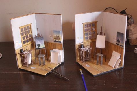 Roomboxes of Artist's Atelier | Dollhouse & Roombox Painting Atelier, Room Box Miniatures, Diy Doll Miniatures, Art Easel, Miniature Rooms, Modern Dollhouse, Miniatures Tutorials, Miniature Gift, Little Cottage