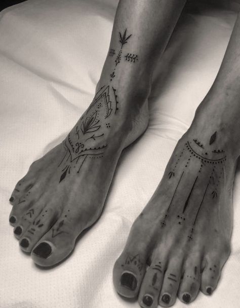 Fine Line Feet Tattoos, Foot Tattoos For Men Guys, Feet Tatoos Woman, Women Feet Tattoos, Foot Mandala Tattoo, Ornamental Foot Tattoo, Foot Tattoos For Women Unique, Foot Tattoo For Women, Mandala Foot Tattoo