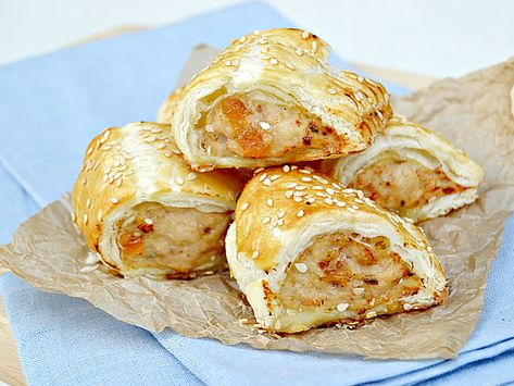 Turkey_Sausage_Rolls Turkey Rolls, Recipe For Turkey, Sausage Rolls Recipe, Vegan Starters, Pastry Tart, Turkey Sausage, Sausage Rolls, Christmas Snacks, Food Categories