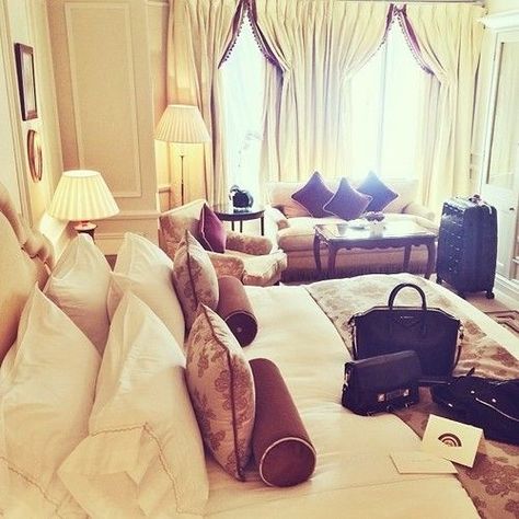 Hotel Room, House Inspo, Dream Room, The Window, My Dream Home, Future House, Room Inspo, Interior And Exterior, Beautiful Homes