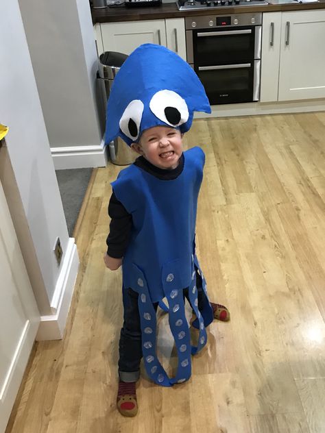 Squid Costume Diy, Diy Squid Costume, Squid Costume, Vocabulary Parade, Kylie Pregnant, Fancy Dress Costumes Kids, Giant Squid, Diy Costumes Kids, Boy Halloween Costumes