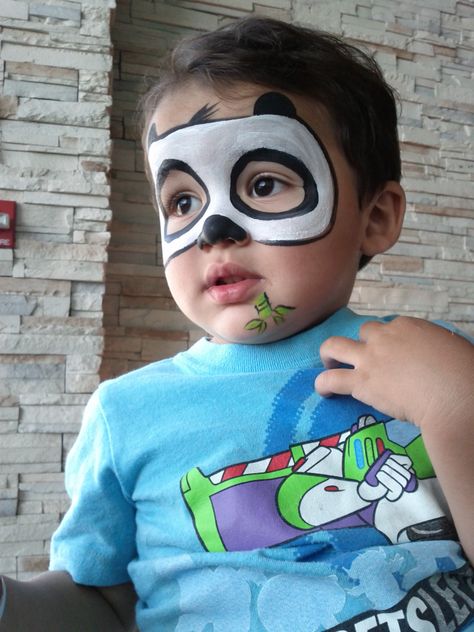 Panda half face- I like this but w/o the bamboo sticking out of the mouth Face Painting Half Face, Panda Bear Face Paint, Panda Face Paint Easy, Panda Face Paint, Animal Face Paint, Kids Face Painting Easy, Bear Face Paint, Easy Face Painting Designs, Animal Face Paintings