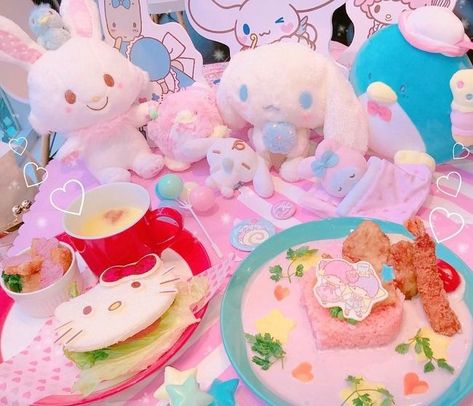 Picnic Date Food, Kawaii Dessert, Hello Kitty Rooms, Hello Kitty Aesthetic, Kawaii Harajuku, Food O, Kawaii Room, Date Ideas, Hello Kitty Items