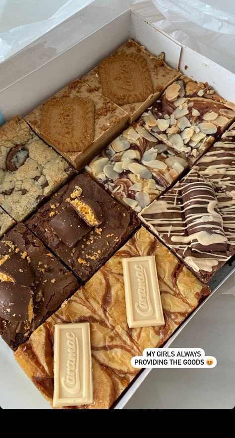 Brownie Business, Brownie Blondie, Brownie Packaging, Bake Sale Packaging, Cake Aesthetic, Baking Business, Food Babe, Tasty Baking, Fun Baking Recipes