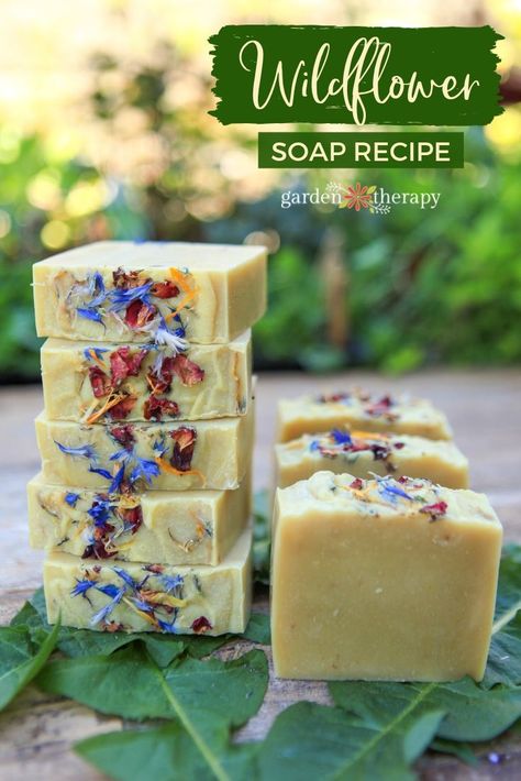 Calendula Soap, Milk Soap Recipe, Natural Soaps Recipes, Natural Skincare Recipes, Săpunuri Handmade, Cold Process Soap Recipes, Handmade Soap Recipes, Soap Cold Process, Garden Therapy