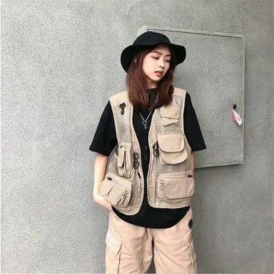 Cargo Vest Outfits For Women, Cargo Vest Outfit, Black Tactical Vest, Vest Outfits Men, Vest Outfits For Women, Cargo Vest, Cold Fits, Camping Outfits, Easy Trendy Outfits