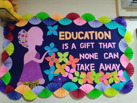 Craft Bord Decorations, Display Board Ideas For School, Classroom Charter, Welcome Chart, Teachers Day Decoration, Art Class Decor, Class Board Decoration, Board Ideas For School, Display Board Ideas