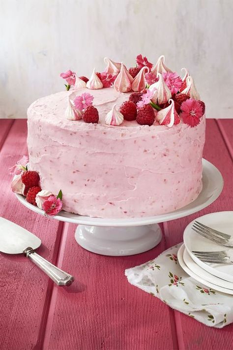 Cake Decorating Roses, Raspberry Cream Cheese Frosting, Pink Velvet Cakes, Tårta Design, Velvet Cake Recipes, Basic Cake, Chips Ahoy, Mothers Day Cake, Baby Shower Desserts