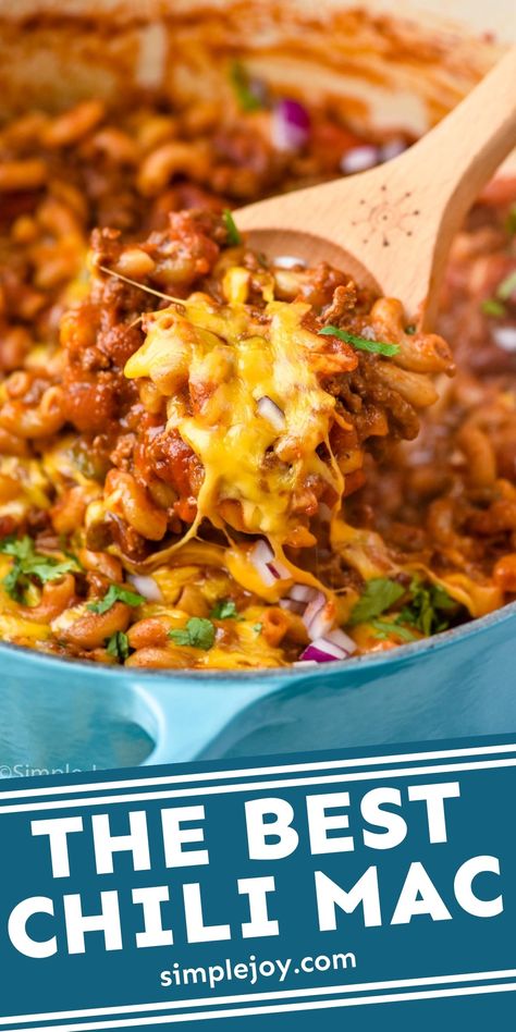 Chili Mac is a hearty dinner that your whole family will enjoy. Made with the base of my chili recipe with pasta and cheese mixed in, this recipe is a winner! Chilli Casserole, Chili Mac Recipe Easy, Chili Macaroni, Pasta And Cheese, Vegetarian Drinks, Fajita Soup, Chili Mac Recipe, Lil Smokies, Crockpot Pasta