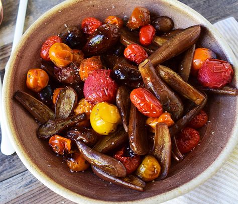 Roasted Fairytale Eggplant and Miniature Tomatoes Fairytale Eggplant, Veggie Tales, Eggplant Recipes, Tomato Recipes, Vegetable Salad, 4th July, Simple Recipe, Vegan Paleo, Balsamic Vinegar