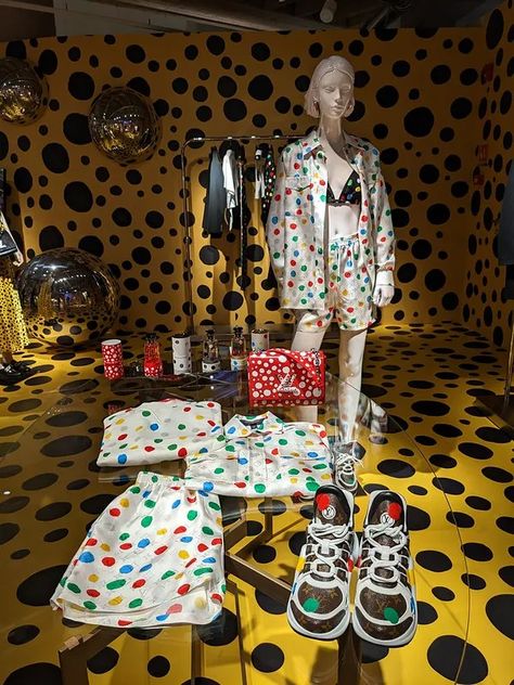 The Uncanny Valley of Louis Vuitton’s Yayoi Kusama Collection – PRINT Magazine Louis Vuitton X Yayoi Kusama, Kusama Louis Vuitton, Louis Vuitton Yayoi Kusama 2023, Lv Yayoi Kusama, Yayoi Kusama Louis Vuitton, Yayoi Kusama Infinity Room, Yayoi Kusama Performance, Louis Vuitton Yayoi Kusama, Louis Vuitton Collection