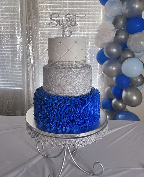 Quince Cakes Light Blue, Sweet 16 Party Ideas Royal Blue And Silver, Blue 15 Cake, Sweet 16 Cakes Blue And Silver, Sweet 16 Cake Ideas Blue, 18th Birthday Cake Blue And Silver, Royal Blue And Silver Quinceanera Cake, Blue And Silver Cake Ideas, Sweet 16 Blue Cake