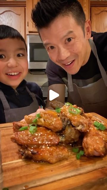 saltNpiipa on Instagram: "RECIPE BELOW ⬇️⬇️⬇️ #bakedchickenwings #chickenwings #healthyeating #snackideas #dinnerideas #orangechicken #asianrecipe #familytime

🛑 NEW RECIPE BOOK IN THE BIO

50 wings (appx)
97 Cals/serving

5lbs Chicken wing meat
2 tbsp Olive oil
1 tsp Himalayan pink salt
1 tsp Pepper black
1 tbsp Paprika

Sauce
3 tbsp Soy sauce by Kikkoman
3/4 cup Orange juice
1/4 cup Brown sugar blend by Truvia
2 tbsp Rice wine vinegar
1 tsp Sesame oil
1 tsp Minced garlic
1/2 tsp Minced ginger

Finish with:
Orange zest
Green onions
Sesame seeds

Bake at 400F for 60min (flip halfway)" Saltnpiipa Recipes, Orange Chicken Wings, Paprika Sauce, Chinese Cooking Recipes, Baked Chicken Wings, Game Day Snacks, Chicken Wing, Asian Foods, Rice Wine Vinegar