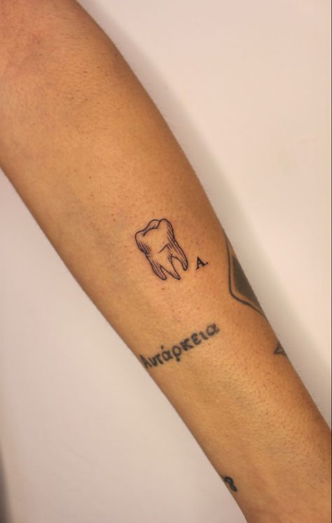 #molartattoo #tattoo #minimaltattoo #teethtattoo #tooth #teeth #toothtattoo #etching #hallooweentattoo #inktober #halloween #molar Small Tooth Tattoo, Molar Tattoo, Tooth Tattoo Ideas, Dental Tattoo, Tattoo Teeth, Teeth Tattoo, Tooth Ache, Tooth Tattoo, Tattoo 2024