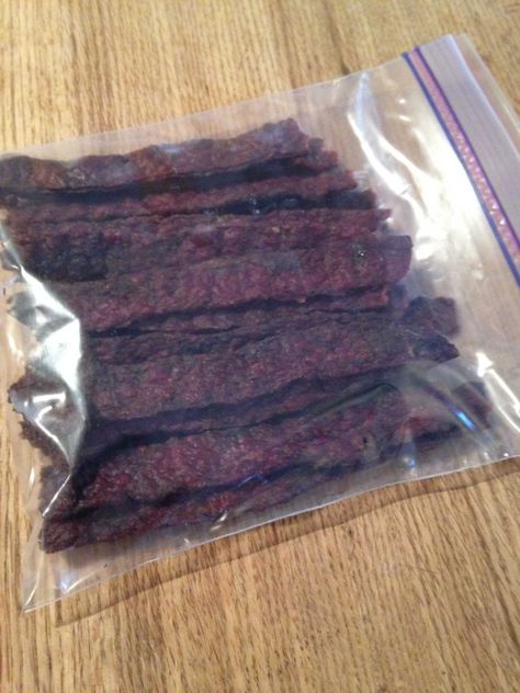 Ground Deer Recipes, Venison Snack Sticks, Snack Stick Recipe, Jerky Recipes Dehydrator, Deer Jerky Recipe, Venison Jerky Recipe, Jerkey Recipes, Deer Jerky, Venison Sausage Recipes