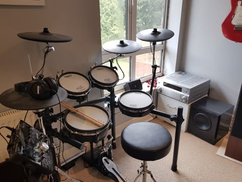 Electric Drums, Electric Drum Set, Sheet Music Stand, Guitar Display, Home Music Rooms, Drum Band, Drum Music, Drum Sets, Studio Music