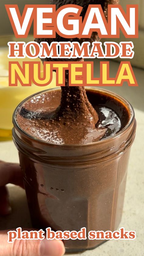 With only 5 ingredients and a few minutes of effort, you can make your own jar of plant based super easy vegan homemade Nutella. It's dairy-free, 100% plant based, and much healthier than the store-bought version! #HealthySnacks #plantbasednutella #plantbasedspreads #veganspreads #HeathyTreats #homemadespreads #NutellaRecipe #VeganNutella Chocolate Cornflake Cakes, Nutella Vegan, Heathy Treats, Dairy Free Deserts, Cornflake Cake, Homemade Nutella Recipes, Nutella Go, Vegan Nutella, Plant Based Snacks