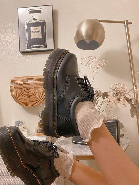 Platform Doc Martens Aesthetic, Doc Martens Shoes Aesthetic, Cute Socks For Doc Martens, Cute Socks With Doc Martens, Doc Martens Casual Shoes, Doc Martens 8053 Platform, 8053 Leather Platform Casual Shoes Outfit, Lettuce Socks Outfit, Socks For Doc Martens