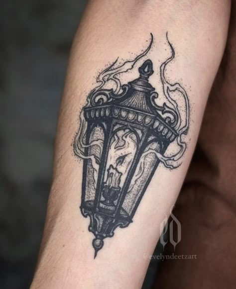 Lamp Tattoo, Lantern Tattoo, Nurse Tattoo, Inspiration Tattoos, Dark Tattoo, Black Ink Tattoos, Dope Tattoos, Tattoo Design Drawings, Blackwork Tattoo