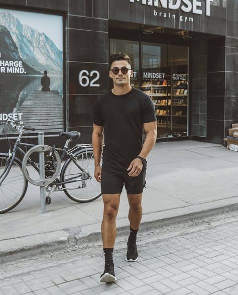 Athleisure Outfits Men, Skater Style Men, Athletic Shorts Outfit, Outfit Guys, Husband Clothes, Running Essentials, Outfits Male, Minimalist Fashion Men, Men's Sportswear