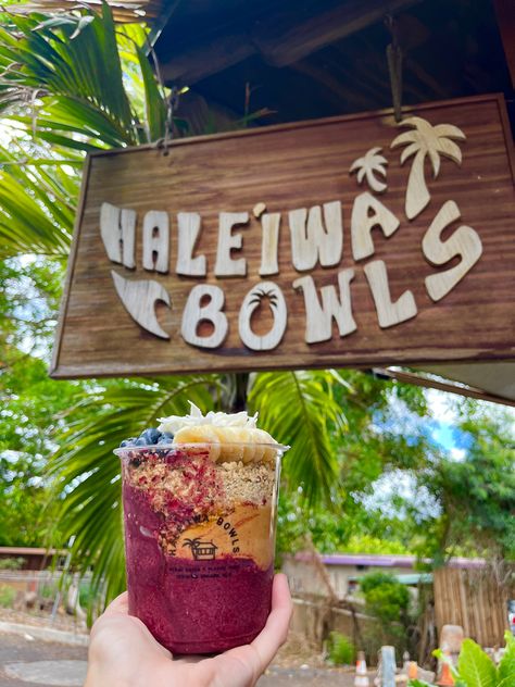 oahu hawaii food, aesthetic food, acai bowls, haleiwa bowls, hawaii aesthetic, #hawaii #hawaiilife #acai #hawaiivibes #oahu #oahuhawaii Hawaii Life Aesthetic Food, Hawaii Poke Bowl, Acai Bowls Hawaii, Haleiwa Bowls, Oahu Hawaii Aesthetic, Bowls Aesthetic, Hawaii Snacks, Snack Pictures, Aesthetic Hawaii