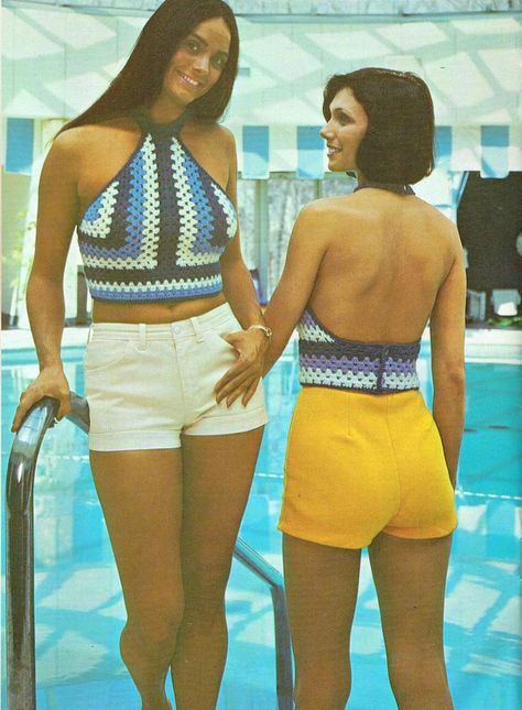 Crochet Halter Top Pattern, Halter Top Pattern, Summer Top Pattern, 70s Tops, Blouse Tops Designs, Dog Sweater Pattern, Crochet Sun Hat, Crochet Halter Top, Estilo Hippy