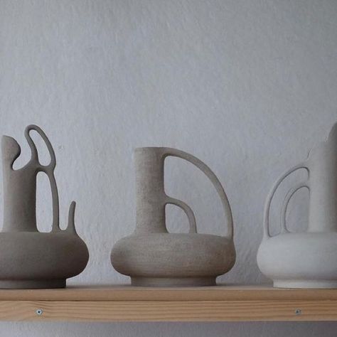 Pottery Forms Shape, Tall Ceramic Sculpture, Diy Ceramic Vase, Sculptural Pottery, Pottery Training, Modern Ceramics Design, Library Shelving, Ceramic Vases Design, Pottery Lessons