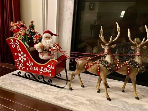 Santa Sleigh Decorating Ideas, Small Santa Sleigh Decorating Ideas, Diy Sleigh Decoration, Sleigh Decorating Ideas Christmas, Santa Sleigh Decoration, Santa's Sleigh And Reindeer, Santa Sleigh With Reindeer, Sleigh Decor, Diy Santa’s Sleigh