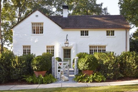 CompletelyContrived Veranda Magazine, Cottage Exterior, Dream Family, Traditional Houses, Tudor House, Front Porch Decorating, Architect Design, Elle Decor, Curb Appeal