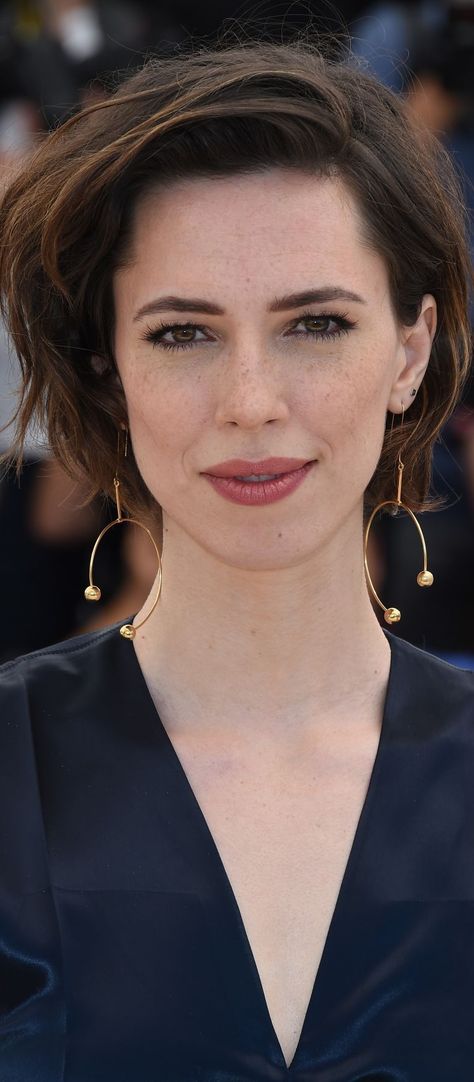 Rebecca Hall - Cannes 2016 Rebecca Hall Short Hair, Autumn Celebrities, Spiritual Movies, Kiss Land, Portraits Female, Red Carpet Makeup, Rebecca Hall, 30 Day Plank Challenge, True Autumn