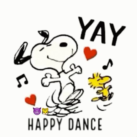 Snoopy Peanuts GIF - Snoopy Peanuts Dancing - Discover & Share GIFs Happy Dance Meme, Snoopy Dancing, Snoopy Gifs, Peanuts Dance, Happy Birthday Dancing, Snoopy Videos, Snoopy Gif, Snoopy Happy Dance, Snoopy Hug