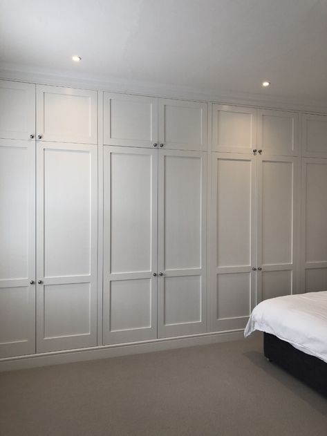 Built In Wardrobe Interior, White Fitted Wardrobes, Built In Cupboards Bedroom, Built In Wardrobe Doors, Victorian Conversion, Bedroom Alcove, White Wardrobes, Floor To Ceiling Wardrobes, Alcove Wardrobe