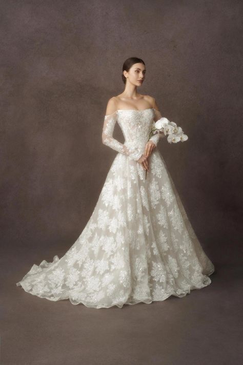 Nicole Felicia Couture, Nicole Felicia, Wedding Dresses Lace Ballgown, Mode Kimono, Kleinfeld Bridal, Pretty Wedding Dresses, Lace Ball Gowns, White Wedding Dress, Wedding Dresses Corset