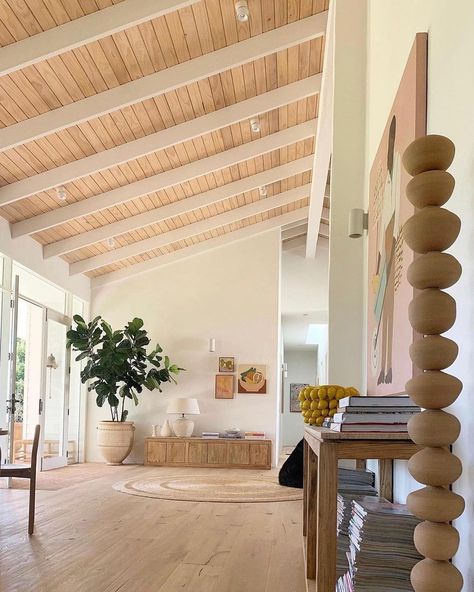 CANEEL INTERIORS on Instagram: “FIG TREE FARM // Design: Zoe Paul // Photography: Zoe Paul” Modern Queenslander, Ceiling Beams Living Room, Beams Living Room, Mountain Home Exterior, Wooden Beams Ceiling, High Ceiling Living Room, White Beams, Angled Ceilings, Wood Roof