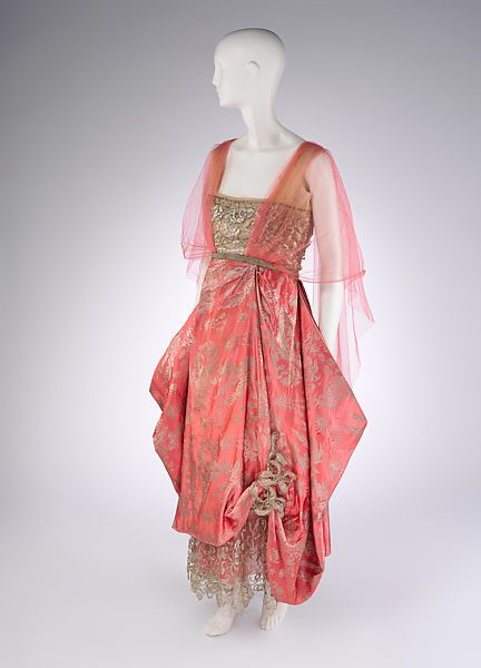 Callot Soeurs | Evening dress | French | The Metropolitan Museum of Art Callot Soeurs 1920s, Callot Soeurs, 20s Dresses, 1920's Fashion, 1910s Fashion, 1920 Fashion, 20th Century Fashion, Designer Evening Dresses, Costume Institute