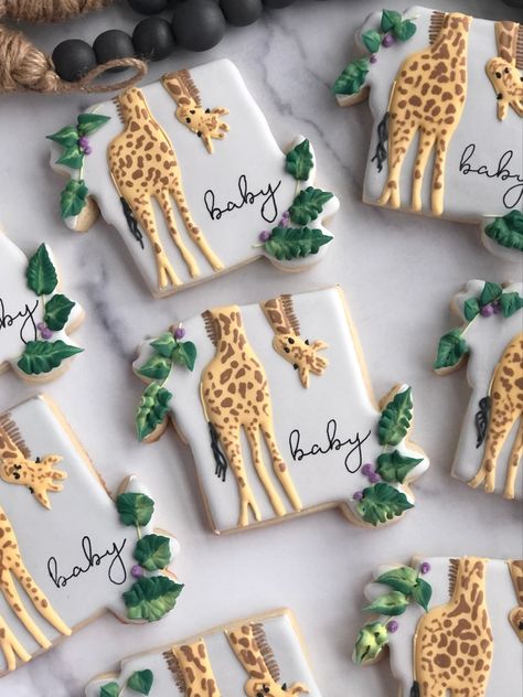 Safari Table Decorations Centerpieces, Gender Reveal Giraffe Theme, Giraffe Royal Icing Cookies, Giraffe Decorated Cookies, Giraffe Gender Reveal Party, Safari Themed Cookies, Safari Baby Shower Boy Cookies, Giraffe Theme Baby Shower Ideas, Baby Giraffe Baby Shower Theme