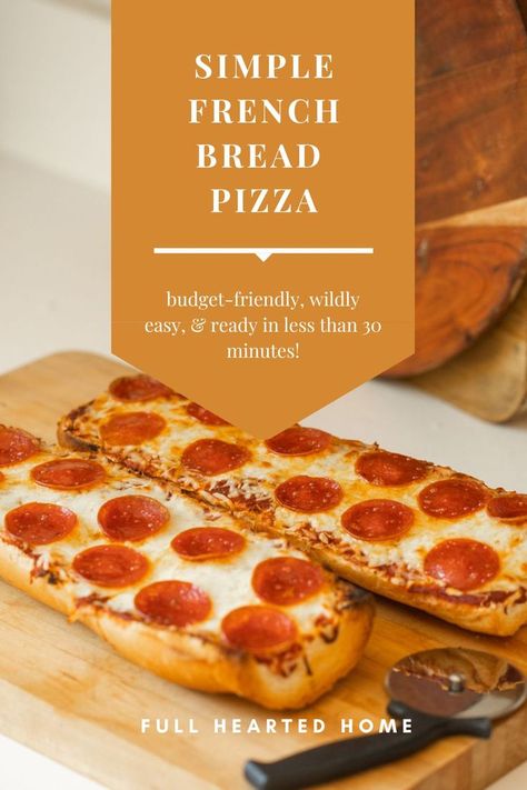 Bread Pizza Recipe, Pizza Oven Recipes, Pizza Bread Recipe, Pizza Recipes Pepperoni, Homemade French Bread, French Bread Recipe, French Bread Pizza, Cheesy Garlic Bread, Pizza Ingredients